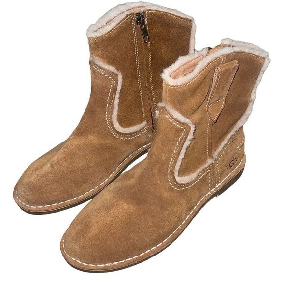 UGG Catica‎ Shearling Suede Leather Boots Western Chestnut NWOB Size 6 - Picture 1 of 6